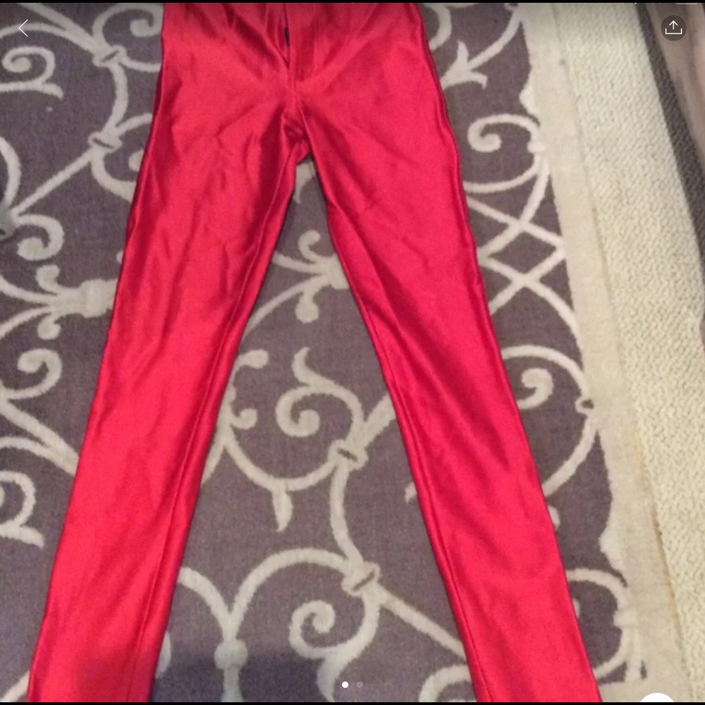Shiny skinny pants
